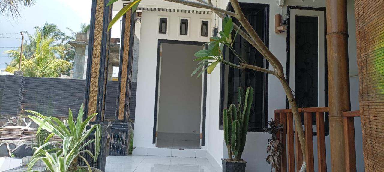 Mysha Guest House-Lombok テテバトゥ エクステリア 写真