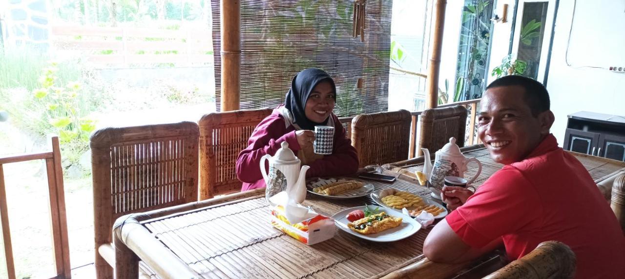Mysha Guest House-Lombok テテバトゥ エクステリア 写真